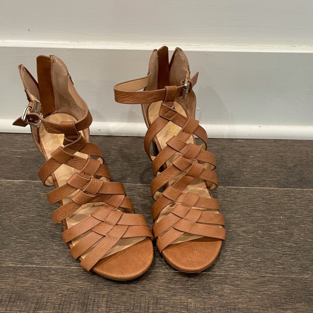Brown heeled sandal